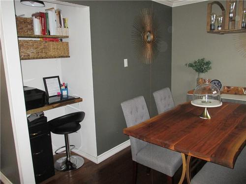 15 Locheed Drive, Hamilton, ON - Indoor Photo Showing Dining Room