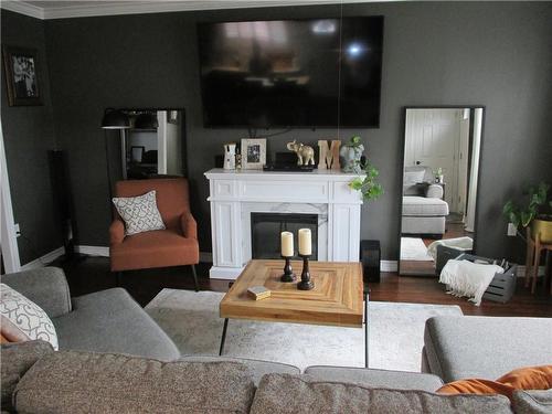15 Locheed Drive, Hamilton, ON - Indoor Photo Showing Living Room With Fireplace