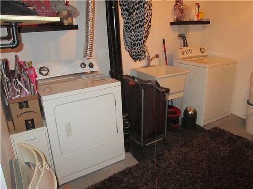 15 Locheed Drive, Hamilton, ON - Indoor Photo Showing Laundry Room
