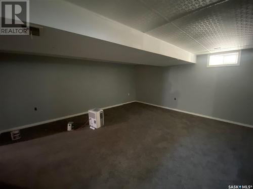 14 6Th St. Crescent, Kindersley, SK - Indoor