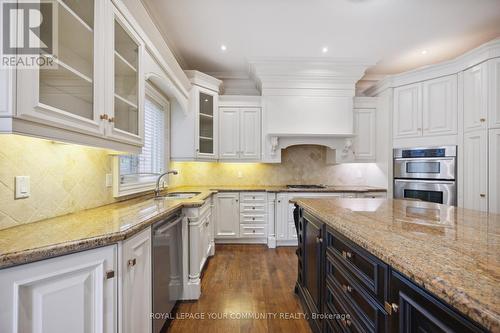 106 Olive Avenue, Toronto (Willowdale East), ON - Indoor Photo Showing Kitchen With Upgraded Kitchen