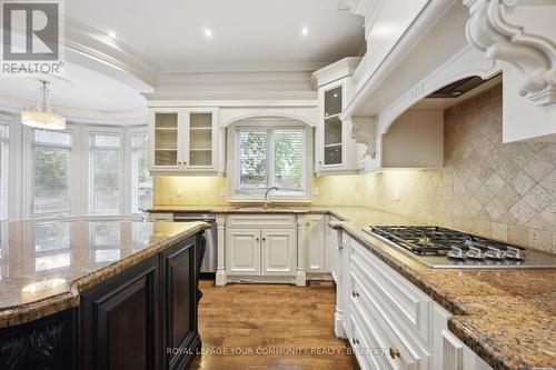 106 Olive Avenue, Toronto (Willowdale East), ON - Indoor Photo Showing Kitchen With Upgraded Kitchen