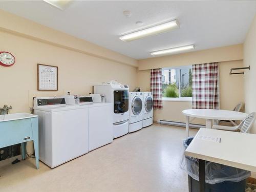 209-1101 Hilda St, Victoria, BC - Indoor Photo Showing Laundry Room