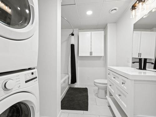 760 Yates Road, Kamloops, BC - Indoor Photo Showing Laundry Room