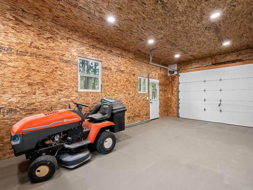 760 Yates Road, Kamloops, BC - Indoor Photo Showing Garage