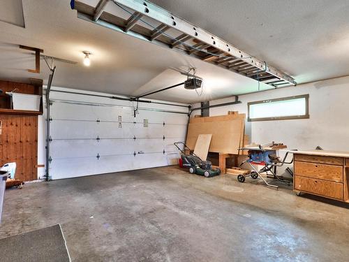 1170 Montgomery Place, Chase, BC - Indoor Photo Showing Garage