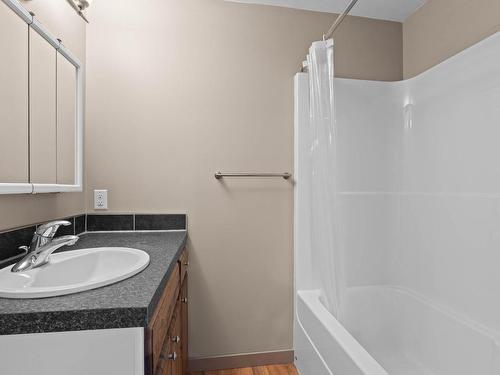 1170 Montgomery Place, Chase, BC - Indoor Photo Showing Bathroom