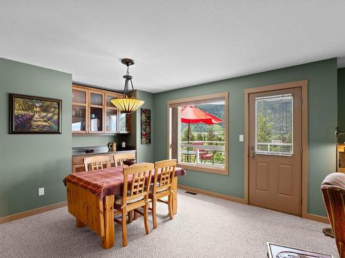 1170 Montgomery Place, Chase, BC - Indoor Photo Showing Dining Room