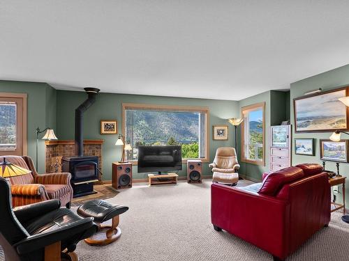 1170 Montgomery Place, Chase, BC - Indoor Photo Showing Living Room With Fireplace