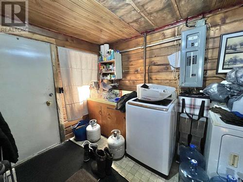 4759 Lavington Road, Quesnel, BC - Indoor Photo Showing Laundry Room