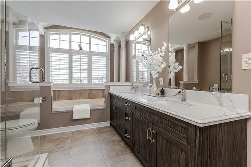 264 Dorchester Drive, Grimsby, ON - Indoor Photo Showing Bathroom