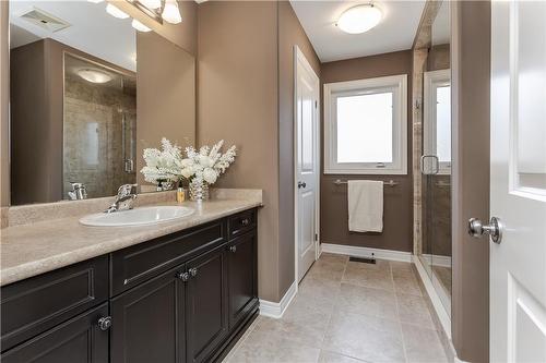 264 Dorchester Drive, Grimsby, ON - Indoor Photo Showing Bathroom