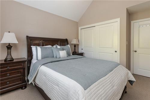 264 Dorchester Drive, Grimsby, ON - Indoor Photo Showing Bedroom