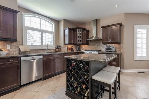 264 Dorchester Drive, Grimsby, ON - Indoor Photo Showing Kitchen With Upgraded Kitchen