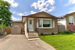 66 Silver Aspen Crescent  Kitchener, ON N2N 1J1