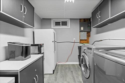 66 Silver Aspen Crescent, Kitchener, ON - Indoor Photo Showing Laundry Room
