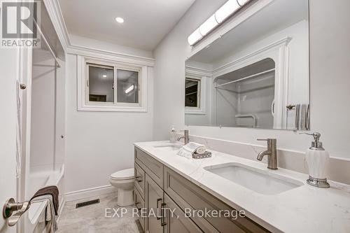 893 Upper Ottawa Street, Hamilton, ON - Indoor Photo Showing Bathroom
