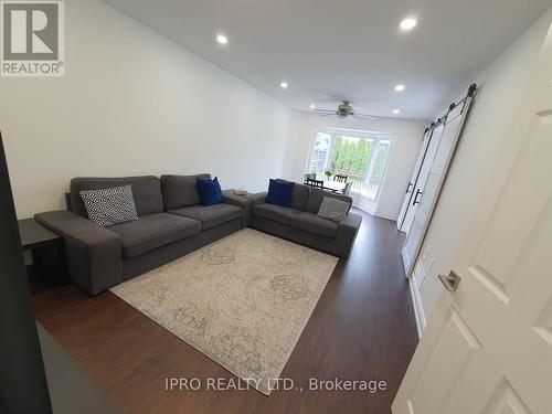 1830 Gough Avenue, London, ON - Indoor Photo Showing Living Room
