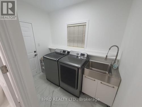 1830 Gough Avenue, London, ON - Indoor Photo Showing Laundry Room