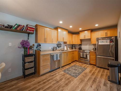 5689 97 Highway, Falkland, BC - Indoor Photo Showing Kitchen With Double Sink