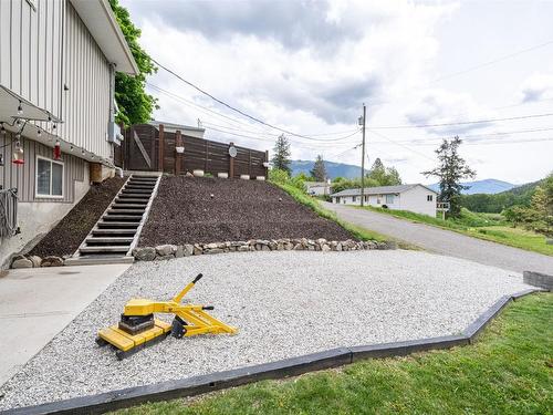 5689 97 Highway, Falkland, BC - Outdoor