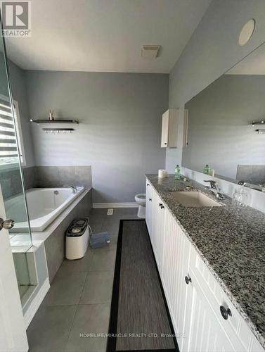 264 Robert Parkinson Drive, Brampton, ON - Indoor Photo Showing Bathroom