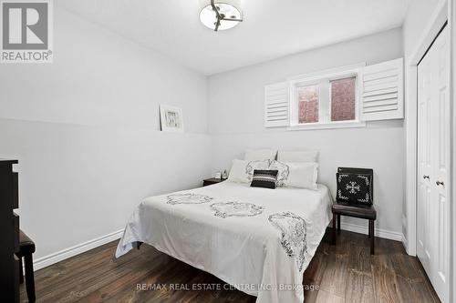 2 - 84 Everglade Crescent, Kitchener, ON - Indoor Photo Showing Bedroom