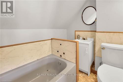 145 Welland Avenue, St. Catharines, ON - Indoor Photo Showing Bathroom