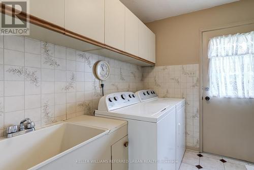 4440 Beacon Lane, Mississauga, ON - Indoor Photo Showing Laundry Room
