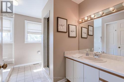4440 Beacon Lane, Mississauga, ON - Indoor Photo Showing Bathroom