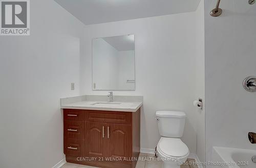 555 Loretta Court, Mississauga, ON - Indoor Photo Showing Bathroom
