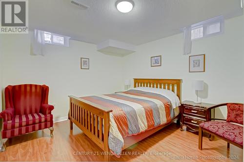 555 Loretta Court, Mississauga, ON - Indoor Photo Showing Bedroom