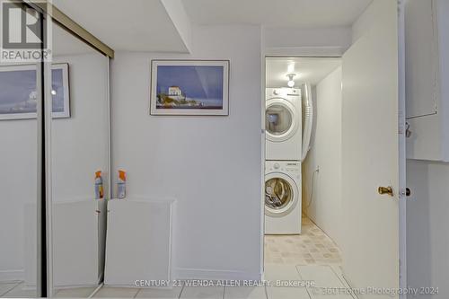 555 Loretta Court, Mississauga, ON - Indoor Photo Showing Laundry Room