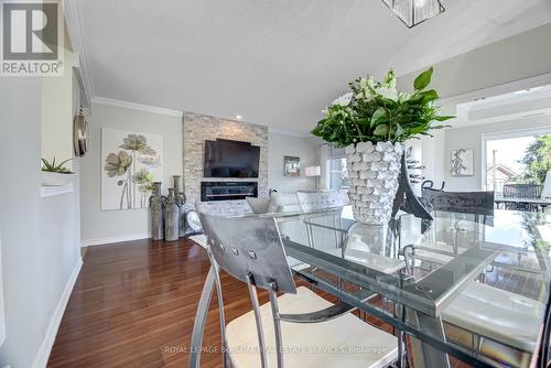 209 - 5070 Fairview Street, Burlington, ON - Indoor Photo Showing Dining Room