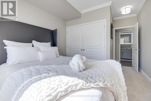 209 - 5070 Fairview Street, Burlington, ON - Indoor Photo Showing Bedroom