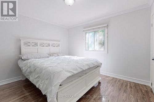 2 Newman Avenue W, Richmond Hill, ON - Indoor Photo Showing Bedroom