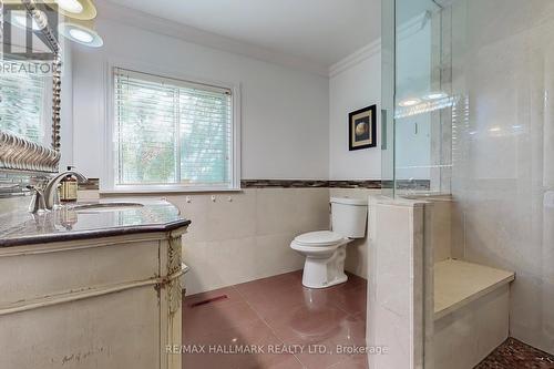 2 Newman Avenue W, Richmond Hill, ON - Indoor Photo Showing Bathroom