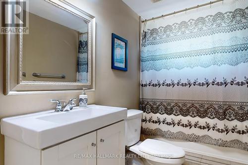 2 Newman Avenue W, Richmond Hill, ON - Indoor Photo Showing Bathroom