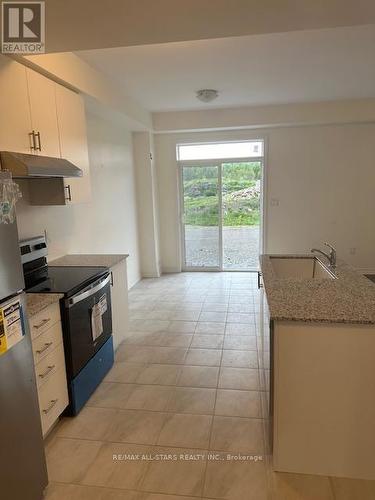 34 Hillcroft Way, Kawartha Lakes, ON - Indoor Photo Showing Kitchen