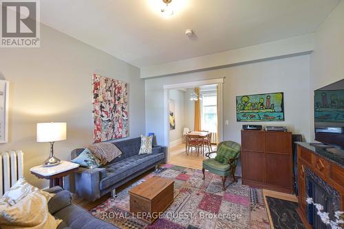 120 Brant Street E, Orillia, ON - Indoor Photo Showing Living Room
