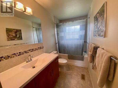 4724 Tuck Avenue, Terrace, BC - Indoor Photo Showing Bathroom