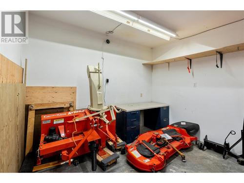 3424 Springview Place Lot# 22, Armstrong, BC - Indoor Photo Showing Garage