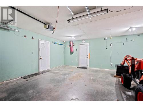 3424 Springview Place Lot# 22, Armstrong, BC - Indoor Photo Showing Garage