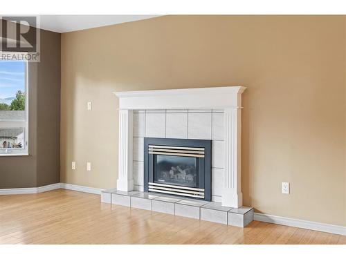 3424 Springview Place Lot# 22, Armstrong, BC - Indoor Photo Showing Living Room With Fireplace