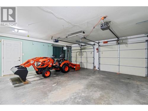 3424 Springview Place Lot# 22, Armstrong, BC - Indoor Photo Showing Garage