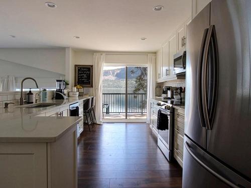 1057 Little Shuswap Lake Road, Chase, BC - Indoor Photo Showing Kitchen With Upgraded Kitchen