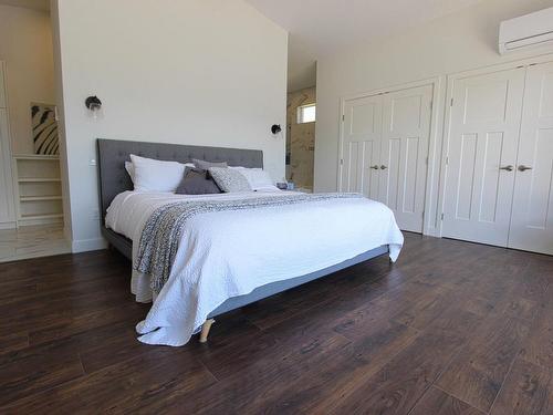 1057 Little Shuswap Lake Road, Chase, BC - Indoor Photo Showing Bedroom