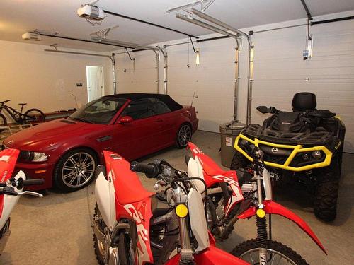 1057 Little Shuswap Lake Road, Chase, BC - Indoor Photo Showing Garage