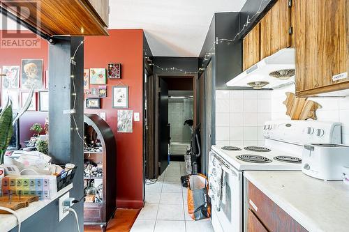 3725 Renfrew Street, Vancouver, BC - Indoor Photo Showing Kitchen