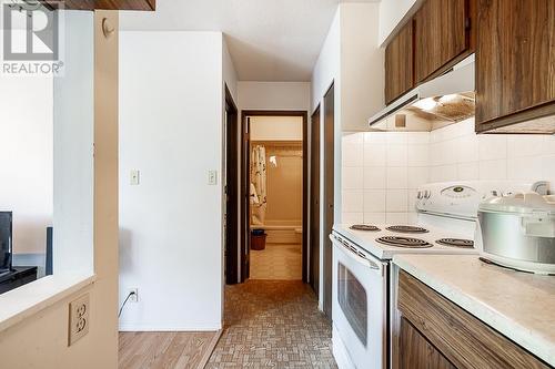 3725 Renfrew Street, Vancouver, BC - Indoor Photo Showing Kitchen